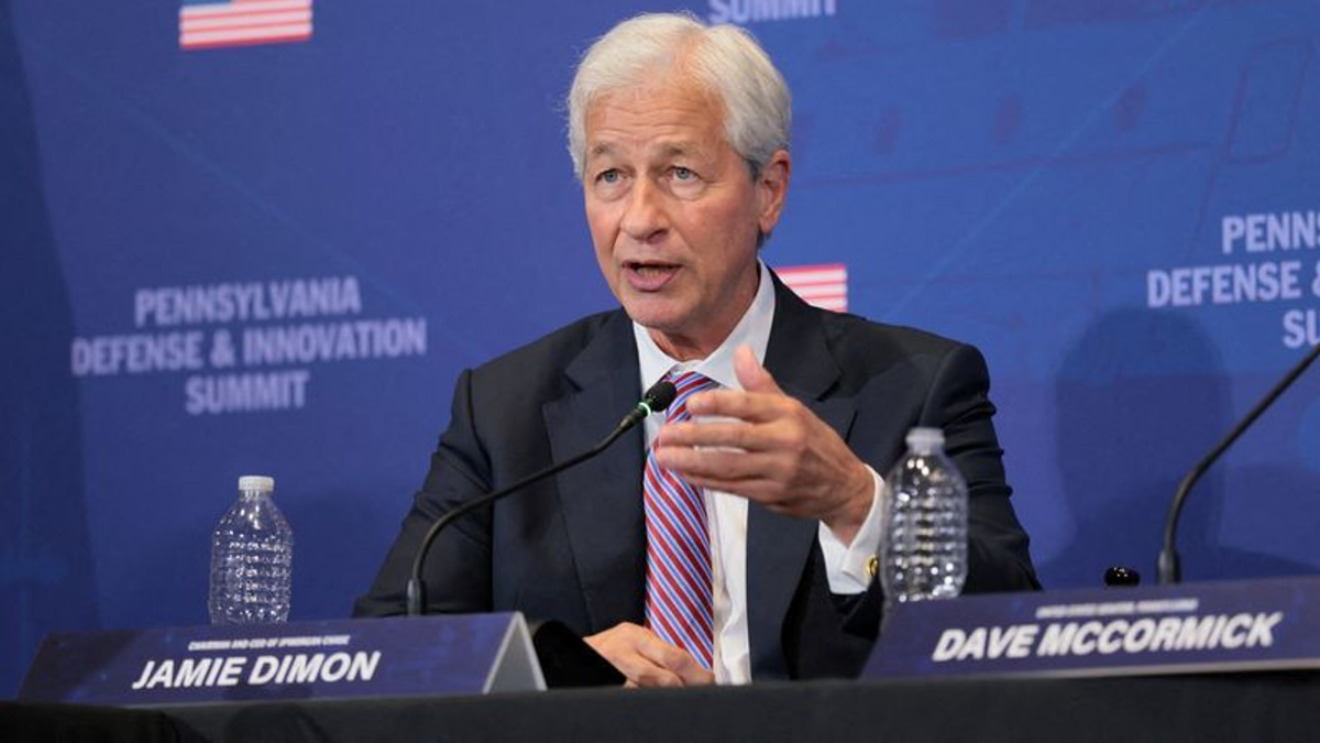 JPMorgan's Dimon Rallies Corporate America on AI Risk Management