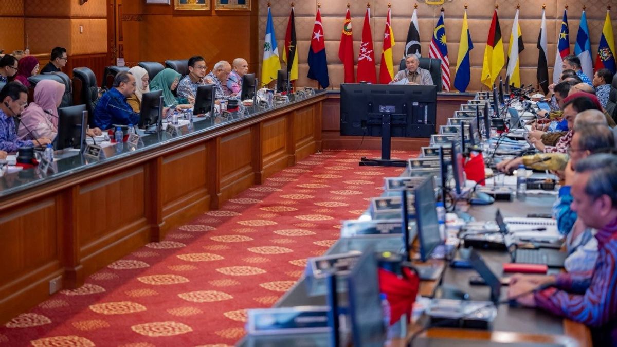 Malaysia Charts Phased Rice Reform While Shoring Up Support for Vulnerable Households