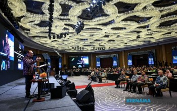 Malaysia Must Build Sovereign Cloud Infrastructure to Protect Data, Says PM Anwar