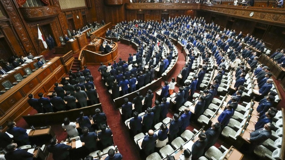 Japan's Lower House Fast-Tracks Historic Imperial Law Overhaul In Single Day