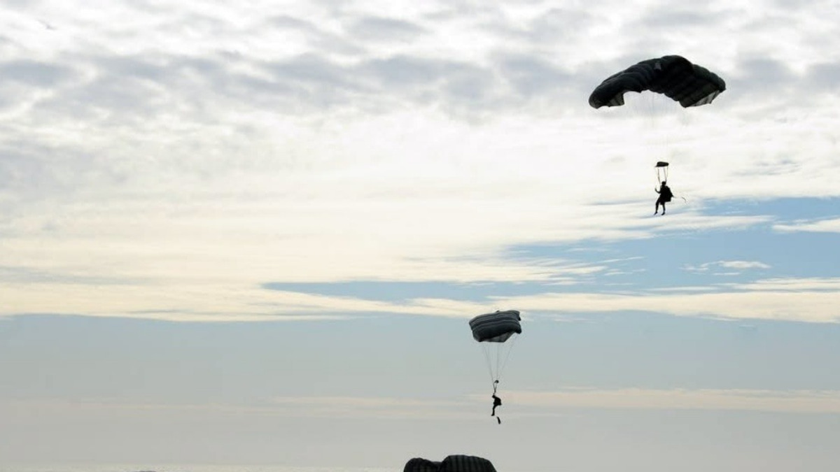 Six PASKAL Commandos Rescued After Drifting in South China Sea Training Exercise