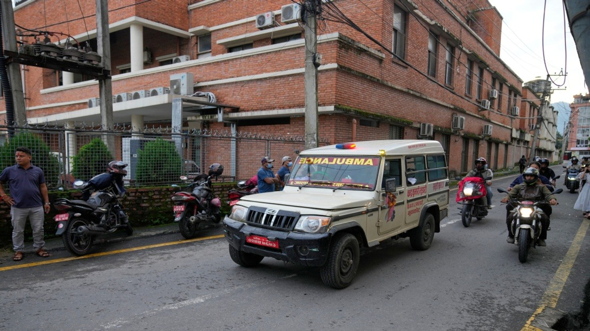 Nepal Rescues 121 Foreigners as Glacial Disaster Death Toll Soars to 550
