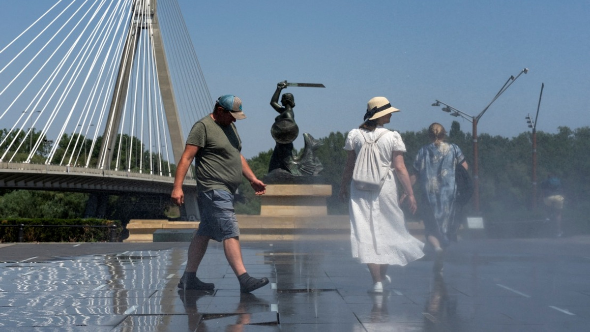 Poland Swelters Through Record-Breaking Heat as Mercury Hits 40.5°C