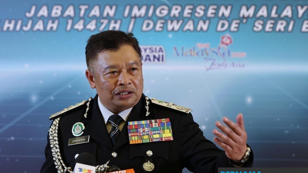 Only Two Airlines Have System Problems With Extended Malaysian Passports, Says Immigration Chief