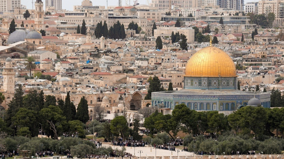 Over 2,500 Israeli Visitors Enter Al-Aqsa Mosque Compound During Tisha B'Av Observance