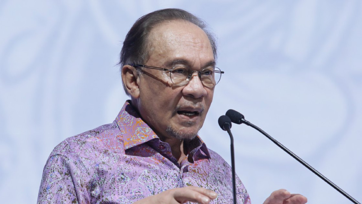 PM Anwar Orders Swift Aid Coordination for Nepal and India Following Catastrophic Floods