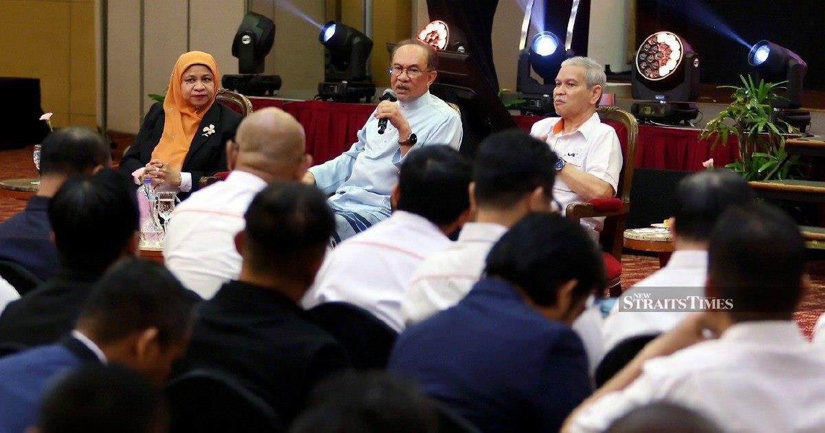 PM Anwar seeks Prabowo's intervention on troubled Felda Eagle High investment