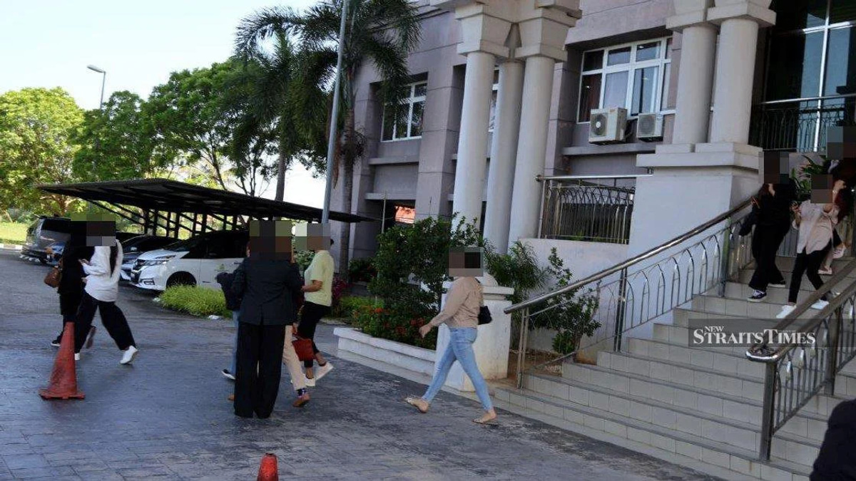 Syariah Court Delays Case Against 14 Men Accused of Cross-Dressing in Kelantan