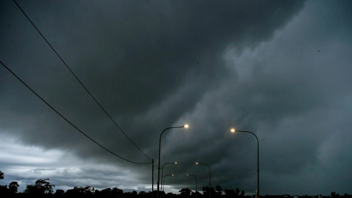 Heavy Downpours and Thunderstorms Forecast Across Malaysia This Afternoon