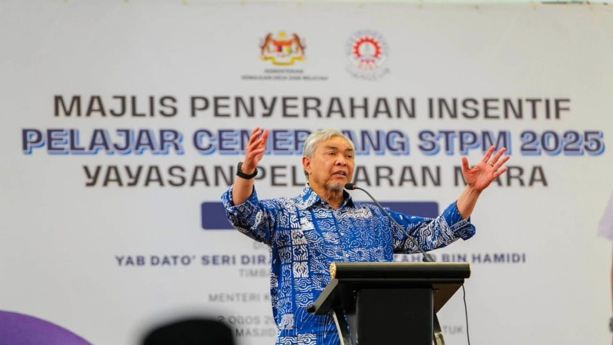 YPM Awards 38 Bagan Datuk Students for STPM Achievement