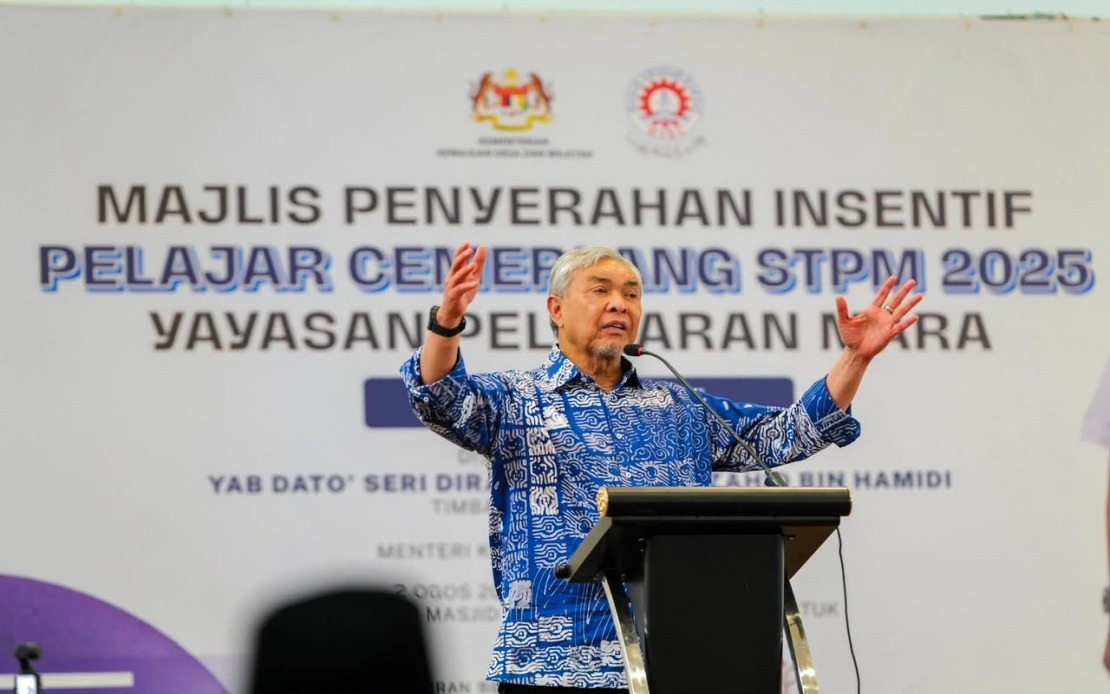YPM Awards 38 Bagan Datuk Students for STPM Achievement