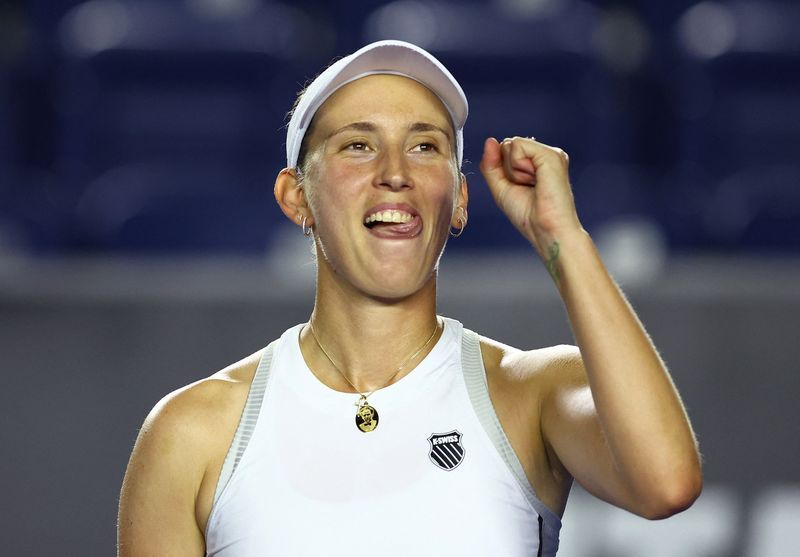 Mertens stages comeback to face Parry in Monterrey final
