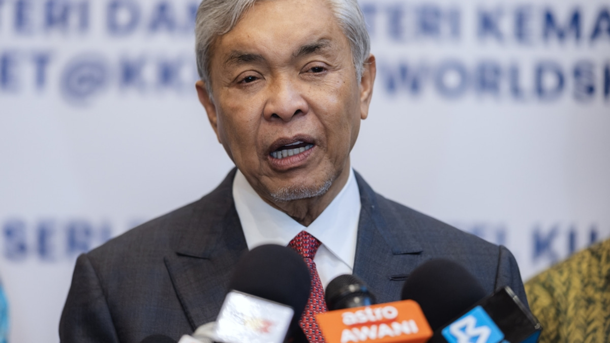 Umrah Prize Incentive Offered to WorldSkills Gold Medalists by Deputy PM Zahid