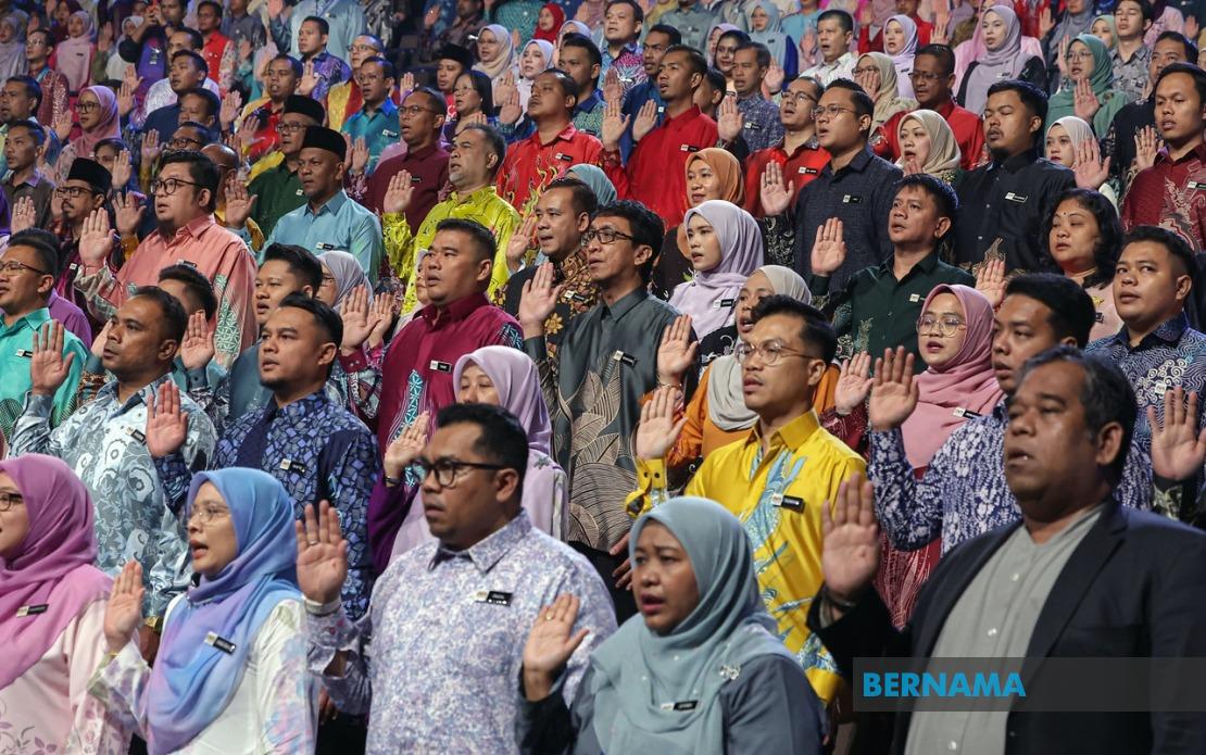 Malaysia Maintains Civil Service Retirement Age at 60, Scraps Mandatory PERKESO Contribution
