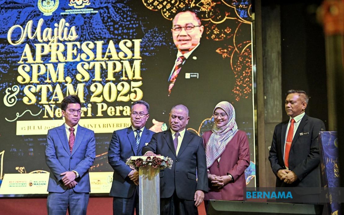 Perak's Menteri Besar Scholarship Proves Transformative for Students Pursuing Higher Education