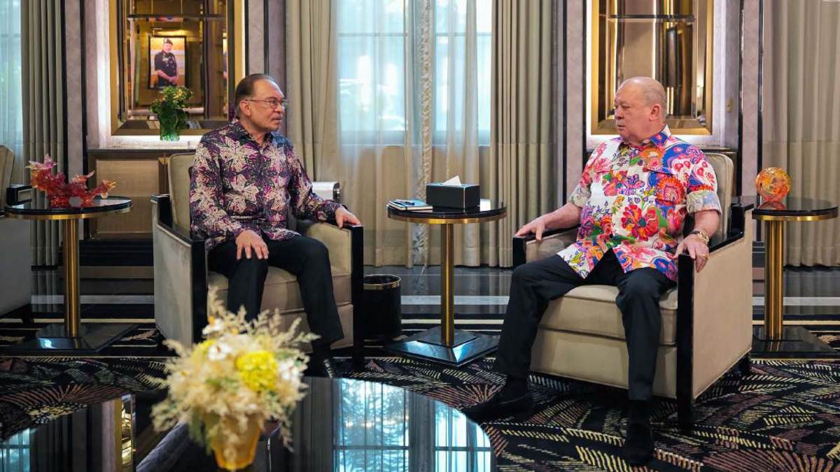 Agong meets Anwar to discuss National Day preparations