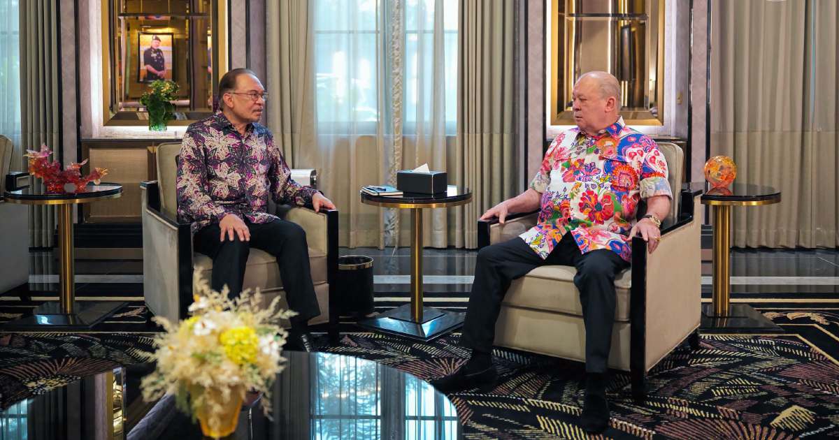 Agong meets Anwar to discuss National Day preparations