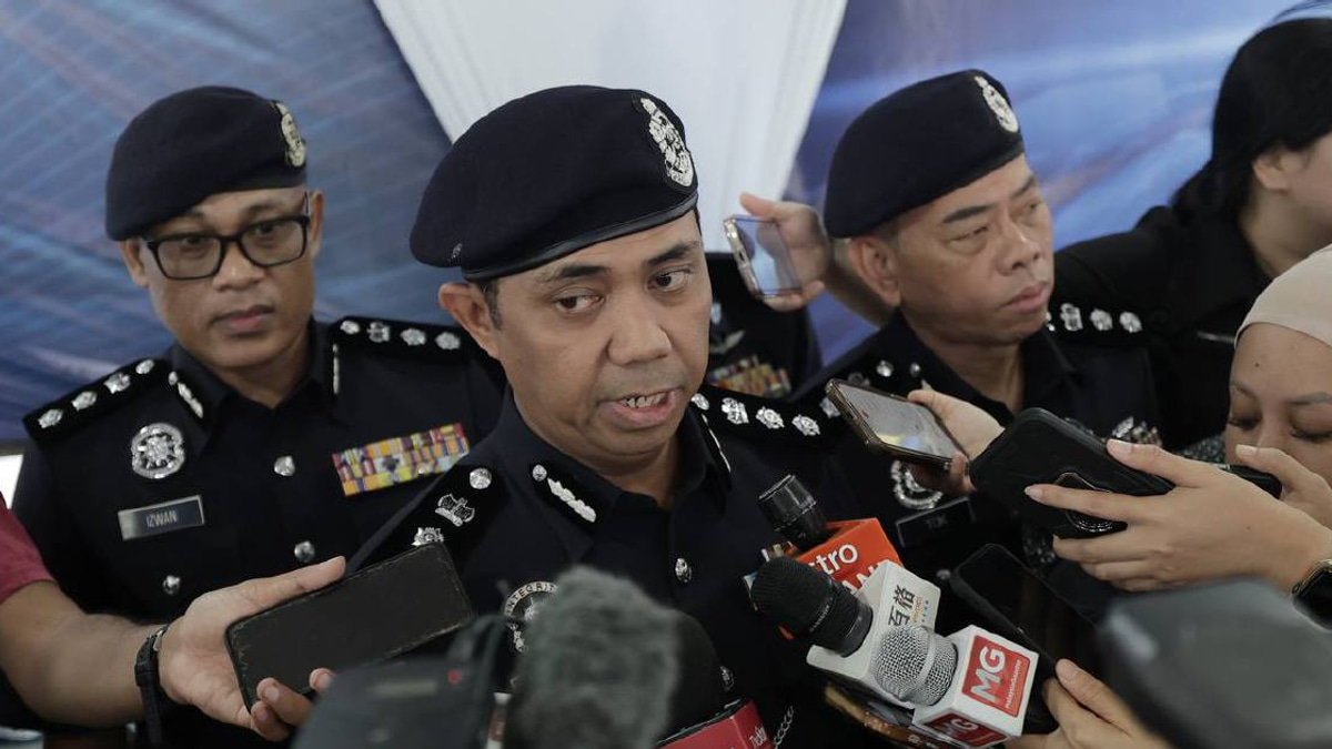 Police detain schoolboys after violent clash injures teenager and parent outside Seri Kembangan school