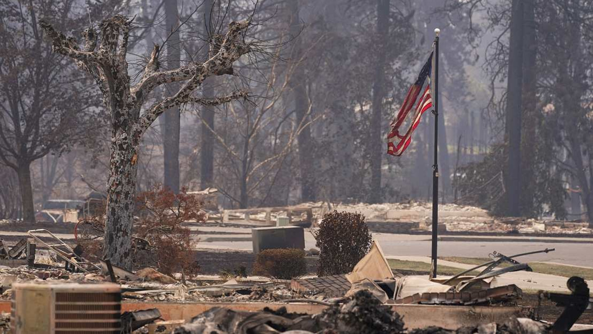 Over 65,000 Flee as Washington Wildfires Destroy Hundreds of Homes