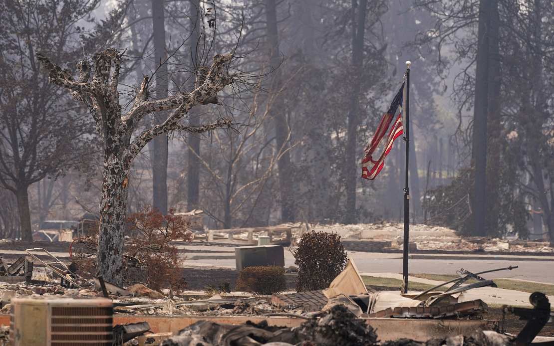 Over 65,000 Flee as Washington Wildfires Destroy Hundreds of Homes