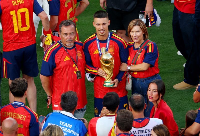 Spain's Patient Ball Mastery Conquers World Cup, Uniting a Fragmented Nation