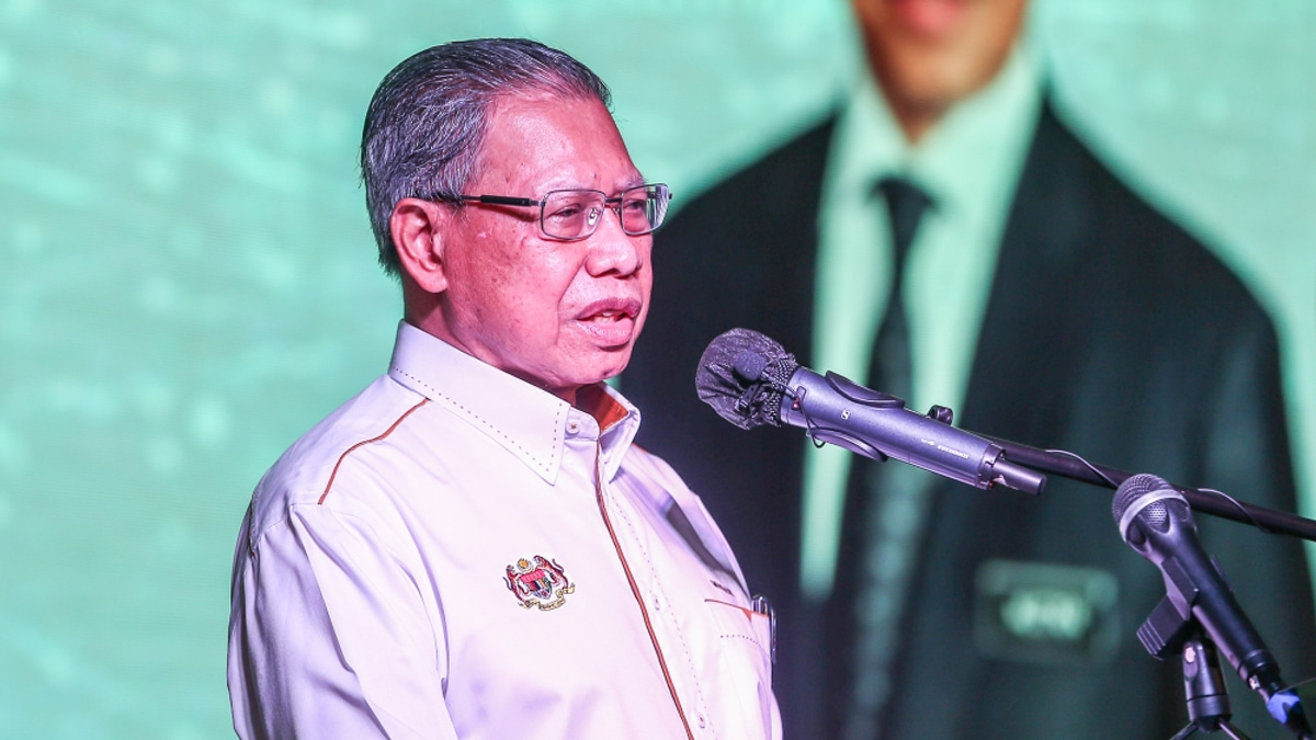 Mustapa Mohamed Closes Door on GE16 Political Return, Backs Younger Generation Leadership