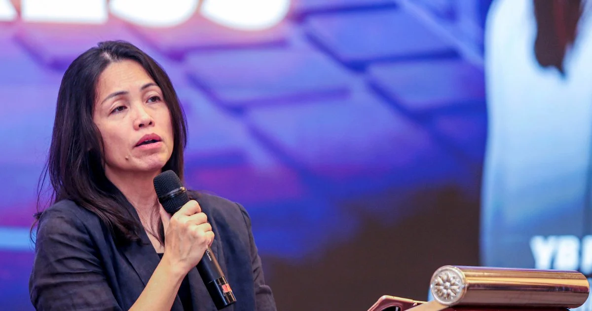 Deputy Minister Teo Urges Caution on Language and Sensitive Issues as J-Kom Chief Faces Scrutiny