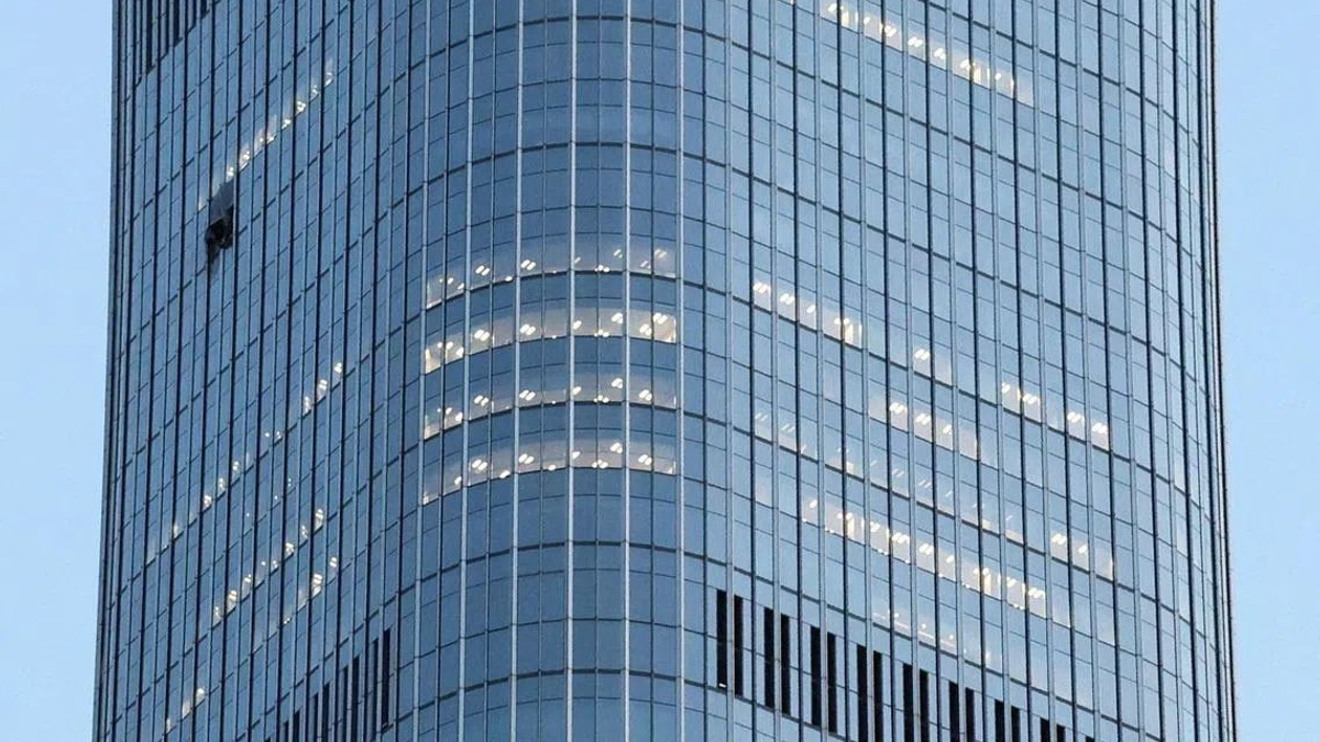 Beijing Pilot's Suicide Notes Revealed After Skyscraper Crash; Security Questions Linger