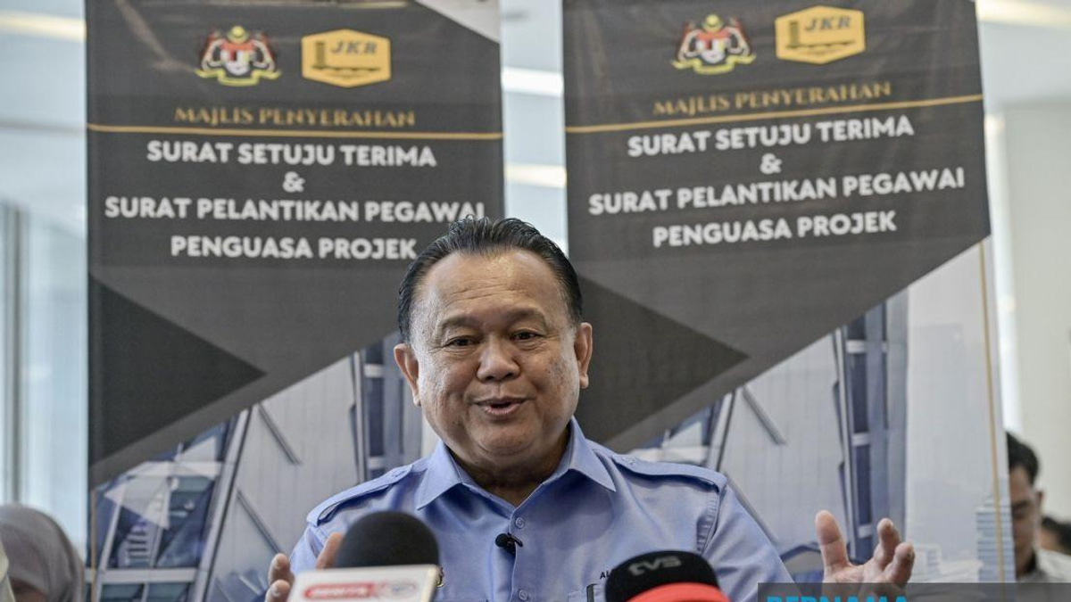JKR Projects Must Balance Speed With Quality and Budget, Says Works Minister
