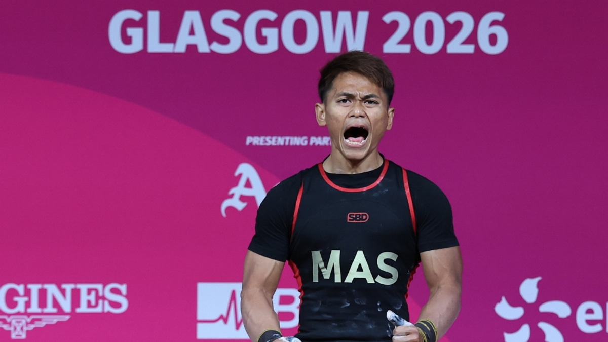 PM Anwar hails Mohamad Aniq Kasdan's historic Commonwealth Games gold medal