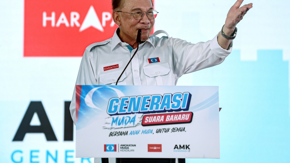 Anwar Calls on Generation Z to Break Cycle of Racial and Fear-Based Politics