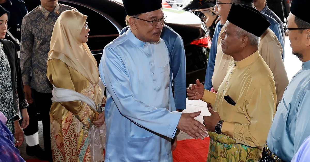 Cabinet to Consider Forensic Audit of Felda, Anwar Confirms