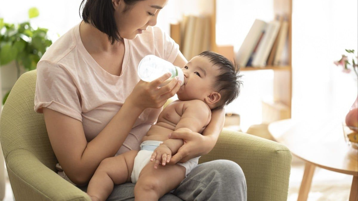 Chinese Infant's Brush with Death Highlights Dangers of Non-Water Formula Preparation