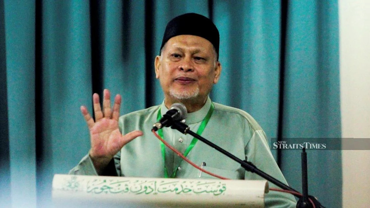 PAS Criticises Muhyiddin's Swift Decision on Perikatan Nasional Logo Usage