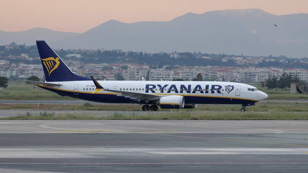 Engine Failure Forces Ryanair Window Out, Nearly Sucking Passenger from Aircraft