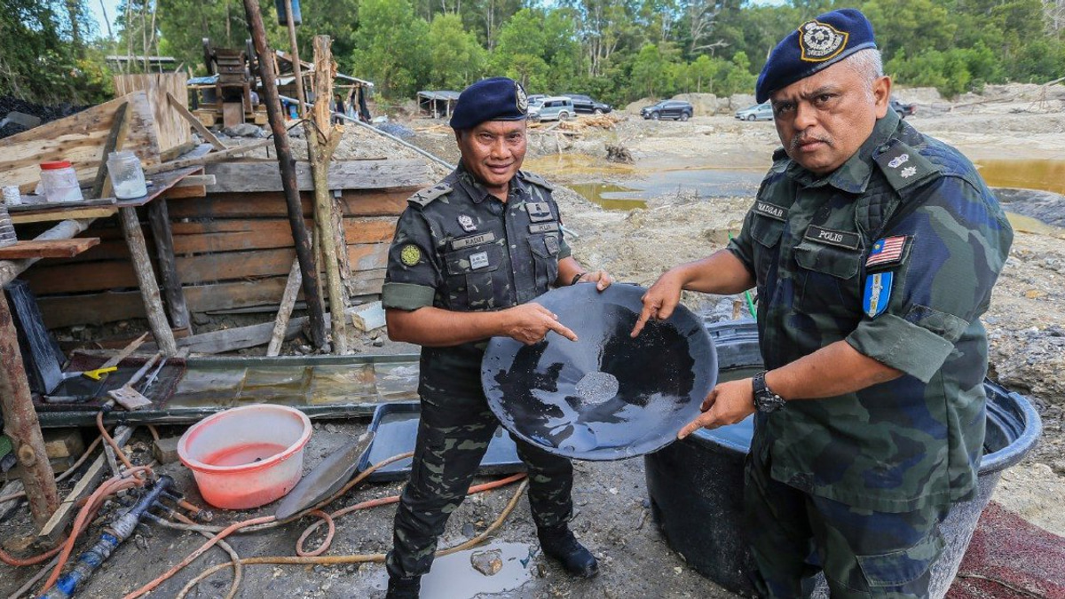 Police Dismantle Gold Mining Syndicate Raking in RM13,000 Daily