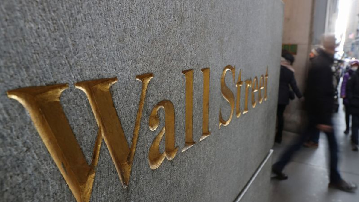 Wall Street Surges to Record Highs as Iran De-escalation Eases Oil and Rate Concerns