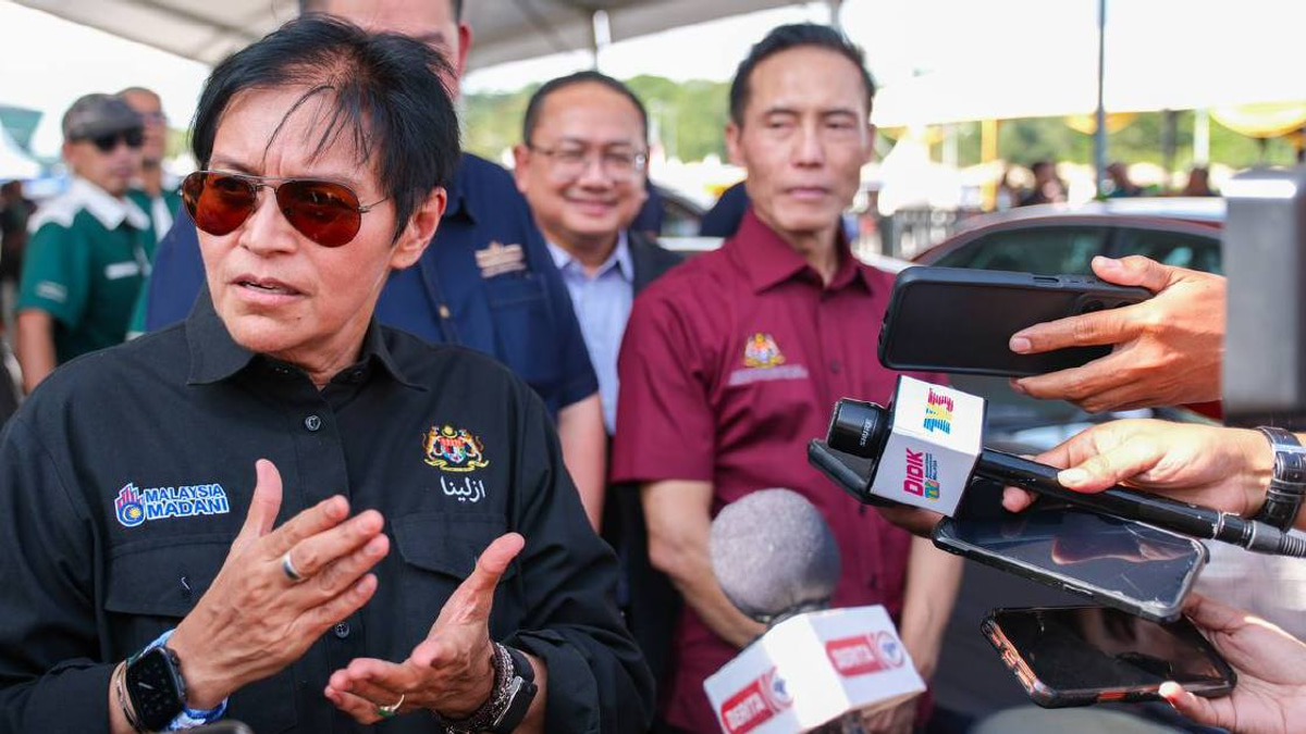 Azalina Expects Broad Support for Constitutional Overhaul Splitting AG and Prosecutor Roles
