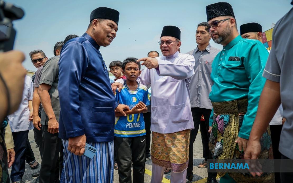 Anwar Distances Himself From Saravanan Case, Defers to MACC and AGC
