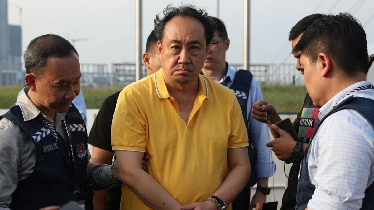Singapore-bound: Lawyer Lim Tean handed to authorities after Malaysian arrest