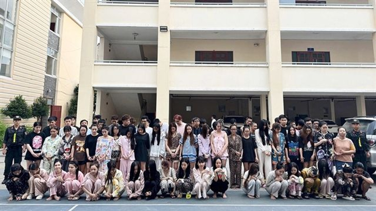 Vietnam Busts Major Drug-Laced E-Cigarette Ring; 65 Arrested Including Malaysians and Singaporeans