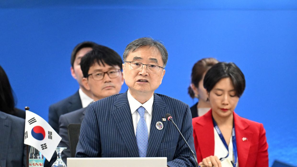 Seoul's North Korea Engagement Strategy Fractures as Ministers Row Over Dialogue