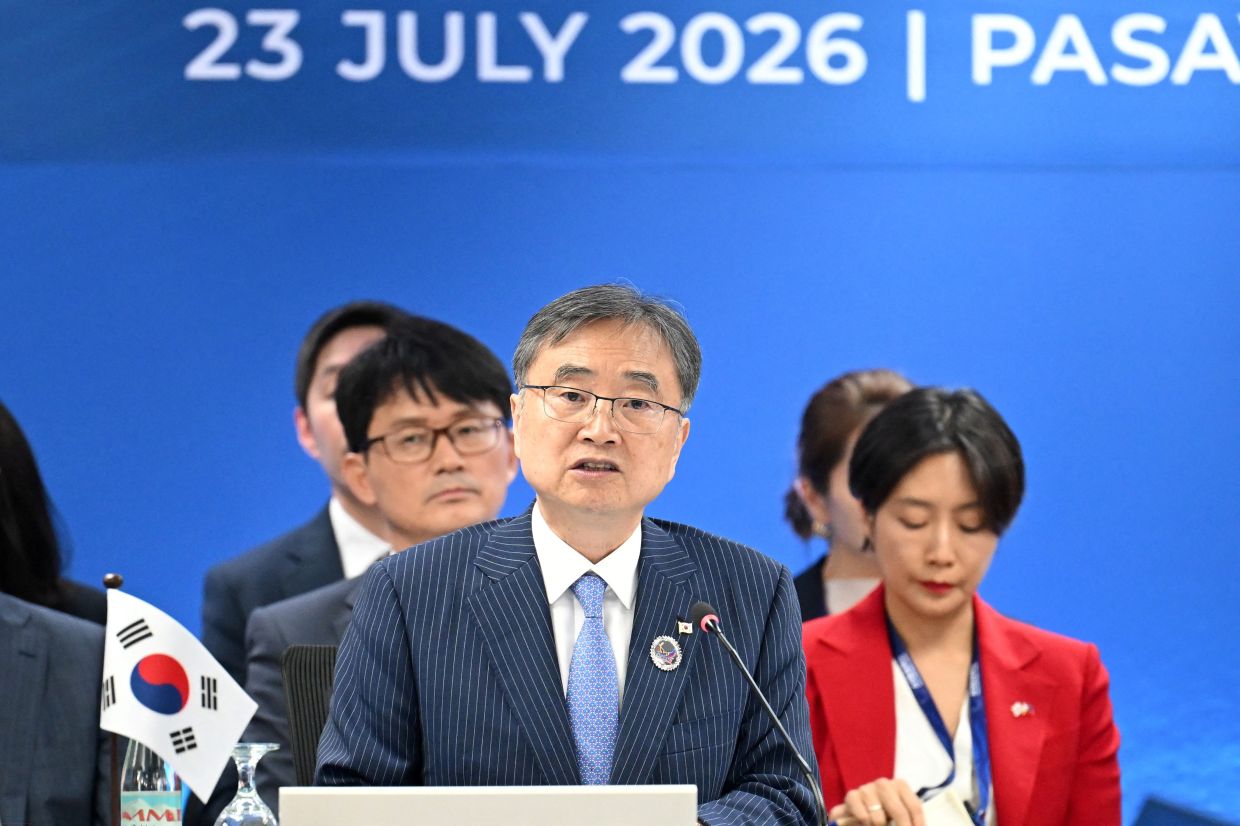Seoul's North Korea Engagement Strategy Fractures as Ministers Row Over Dialogue