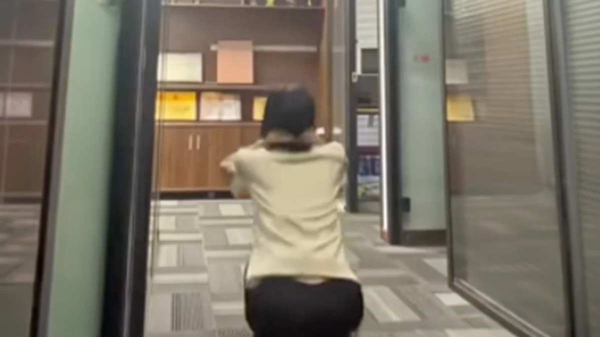 Chinese Financial Consultant Suffers Severe Muscle Breakdown After Forced 200-Squat Punishment