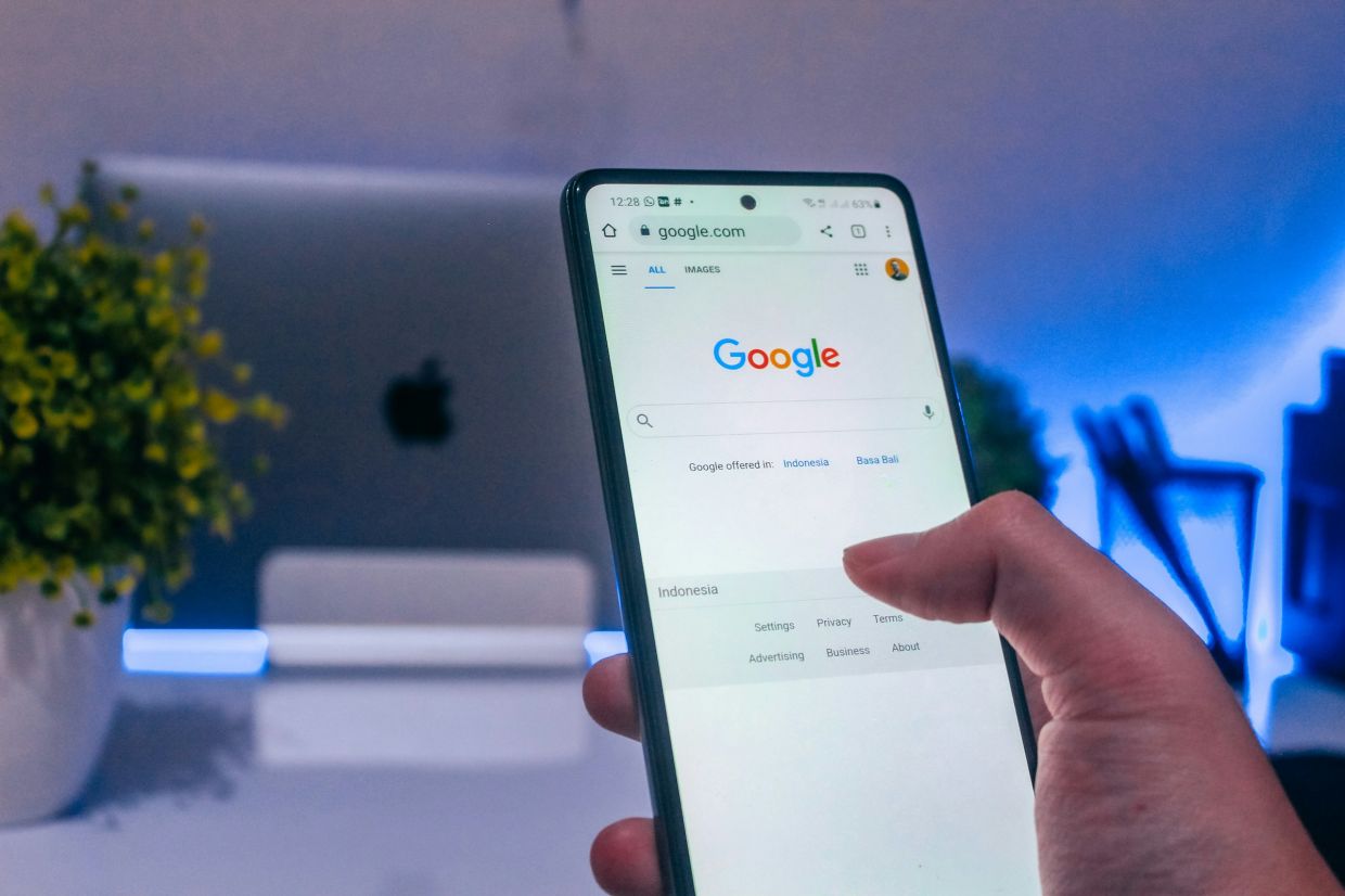 Switzerland launches competition probe into Google's Android search engine defaults