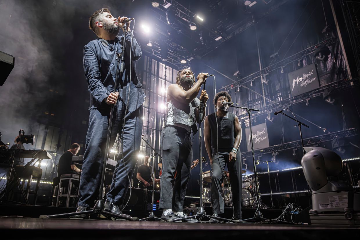 Massive Attack detained and questioned by Singapore police over Palestinian flag at concert
