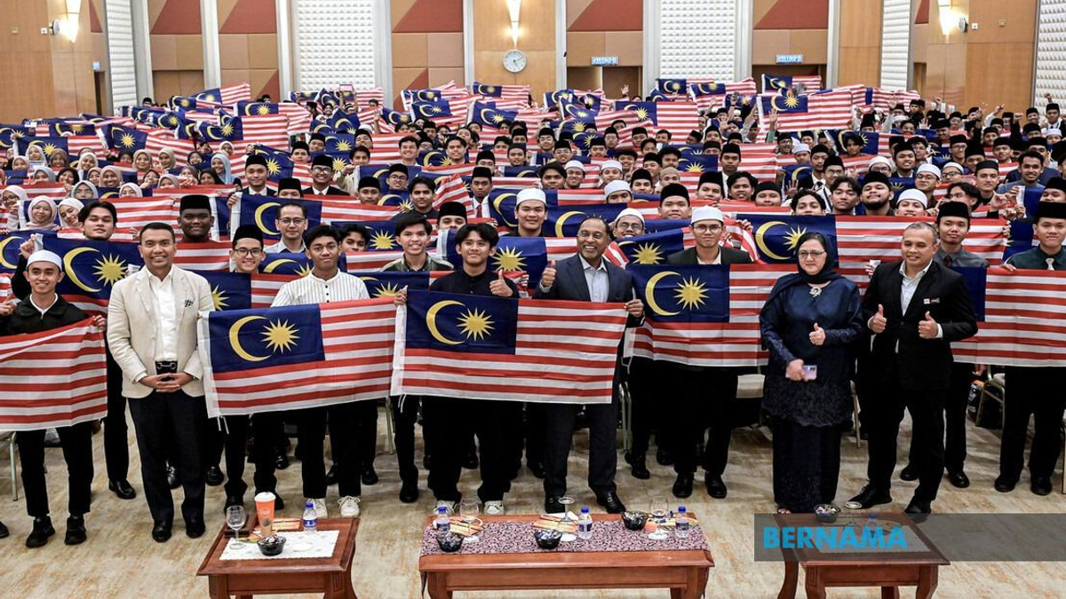 Malaysia's Higher Education Ministry Steps Up Vigilance Over Students in West Asia