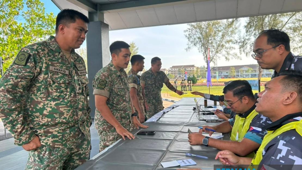 Johor Early Voting Begins Under Clear Skies as Security Forces Cast Ballots