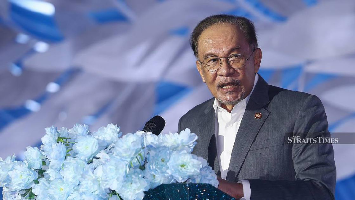 Malaysia will expel Israelis involved in Network School, Anwar warns