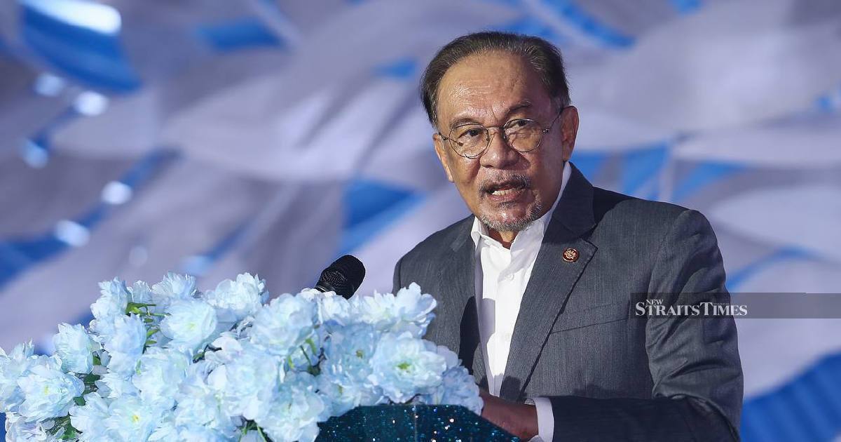 Malaysia will expel Israelis involved in Network School, Anwar warns